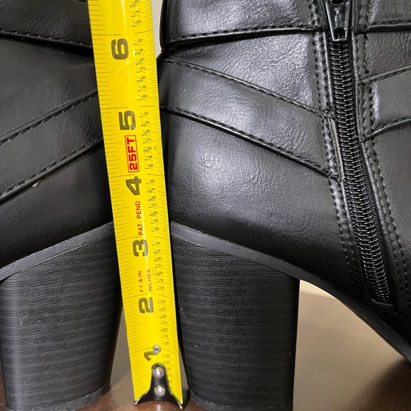 Material Girl ankle booties, size 9.5 - Picture 4 of 10